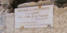Sancerres hyllning till Loire, drottning och mor till dess vinodlingar. Tänk på det nästa gång du öppnar en flaska vin från Loire!