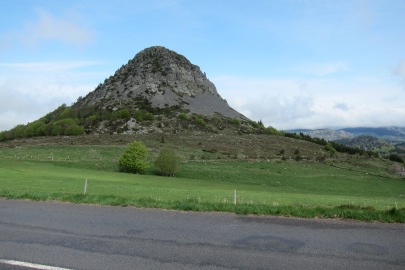 Le Gerbier de Jonc, 1417 m.ö.h. Vulkan och Loires källa.